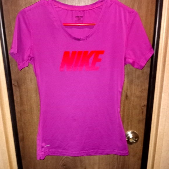 Women's Nike Dri fit shirt - Picture 1 of 3